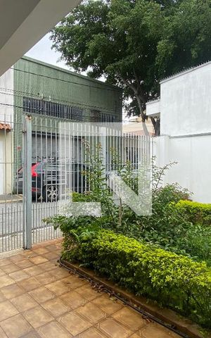 Casa à venda com 200m², 3 quartos e 2 vagas Casa à venda com 200m², 3 quartos e 2 vagasJardim