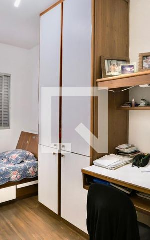 Casa à venda com 200m², 3 quartos e 2 vagas Casa à venda com 200m², 3 quartos e 2 vagasQuarto 2
