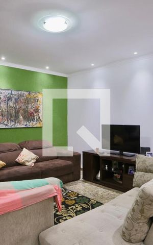 Casa à venda com 200m², 3 quartos e 2 vagas Casa à venda com 200m², 3 quartos e 2 vagasSala