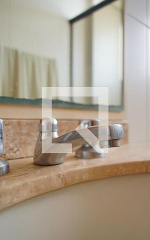 Apartamento à venda com 149m², 2 quartos e 3 vagasBanheiro da Suíte - Torneira