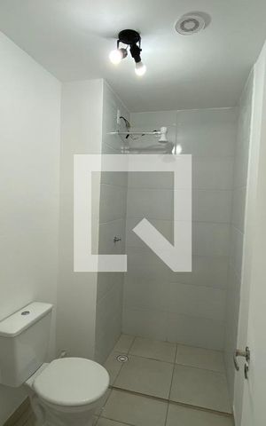 Apartamento para alugar com 45m², 2 quartos e 1 vaga Apartamento para alugar com 45m², 2 quartos e 1 vagaBanheiro 1
