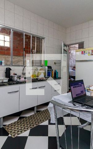 Casa à venda com 300m², 3 quartos e 2 vagas Casa à venda com 300m², 3 quartos e 2 vagasCozinha