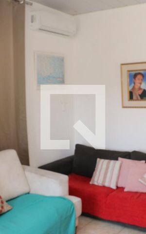 Casa para alugar com 600m², 4 quartos e 6 vagasSala