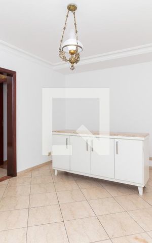 Casa à venda com 470m², 6 quartos e 4 vagas Casa à venda com 470m², 6 quartos e 4 vagasCasa 1 - Sala de TV