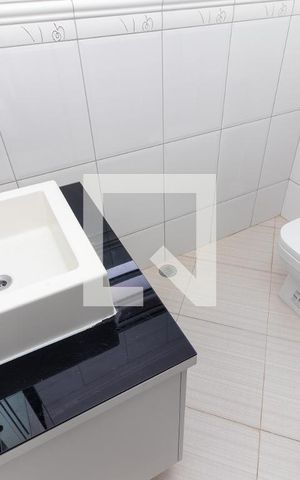 Casa à venda com 470m², 6 quartos e 4 vagas Casa à venda com 470m², 6 quartos e 4 vagasCasa 1 - Banheiro da Suíte