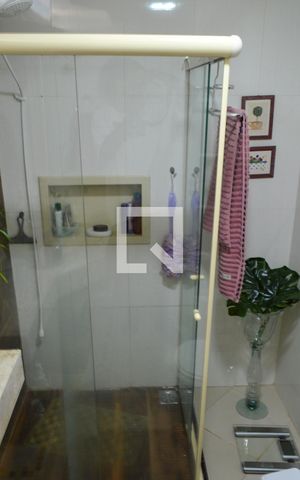 Apartamento à venda com 156m², 3 quartos e 2 vagas Apartamento à venda com 156m², 3 quartos e 2 vagasBanheiro 2