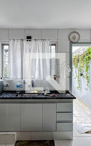 Casa à venda com 180m², 3 quartos e 2 vagasCozinha