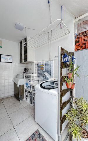 Casa à venda com 180m², 3 quartos e 2 vagasÁrea de Serviço