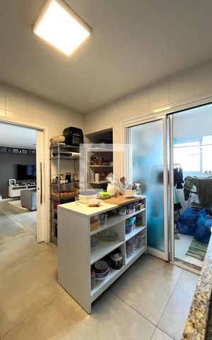 Apartamento à venda com 108m², 3 quartos e 3 vagas Apartamento à venda com 108m², 3 quartos e 3 vagasCozinha