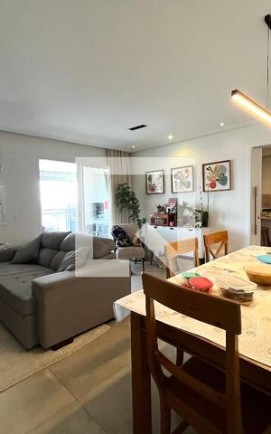 Apartamento à venda com 108m², 3 quartos e 3 vagas Apartamento à venda com 108m², 3 quartos e 3 vagasSala