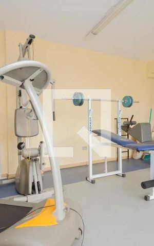 Apartamento à venda com 221m², 4 quartos e 3 vagas Apartamento à venda com 221m², 4 quartos e 3 vagasÁrea Comum - Academia
