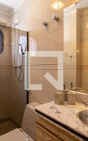 Apartamento à venda com 221m², 4 quartos e 3 vagas Apartamento à venda com 221m², 4 quartos e 3 vagasBanheiro da Suíte 2
