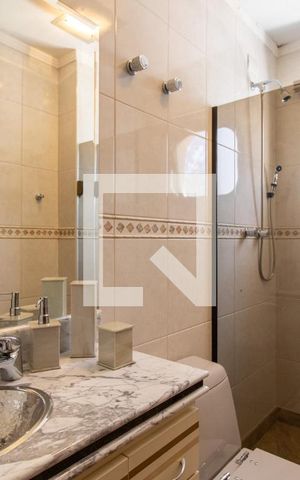 Apartamento à venda com 221m², 4 quartos e 3 vagas Apartamento à venda com 221m², 4 quartos e 3 vagasBanheiro da Suíte 3
