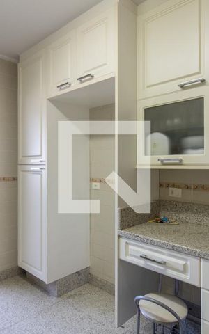 Apartamento à venda com 221m², 4 quartos e 3 vagas Apartamento à venda com 221m², 4 quartos e 3 vagasCozinha