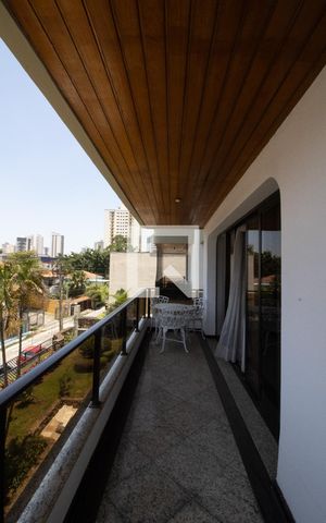 Apartamento à venda com 221m², 4 quartos e 3 vagas Apartamento à venda com 221m², 4 quartos e 3 vagasVaranda