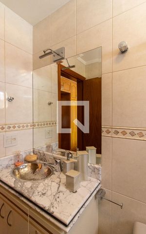 Apartamento à venda com 221m², 4 quartos e 3 vagas Apartamento à venda com 221m², 4 quartos e 3 vagasBanheiro da Suíte 3