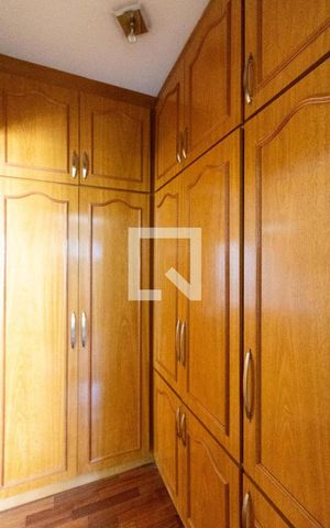 Apartamento à venda com 221m², 4 quartos e 3 vagas Apartamento à venda com 221m², 4 quartos e 3 vagasSuíte 1