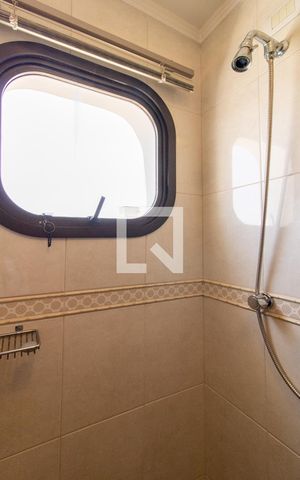 Apartamento à venda com 221m², 4 quartos e 3 vagas Apartamento à venda com 221m², 4 quartos e 3 vagasBanheiro da Suíte 2