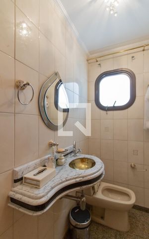Apartamento à venda com 221m², 4 quartos e 3 vagas Apartamento à venda com 221m², 4 quartos e 3 vagasLavabo