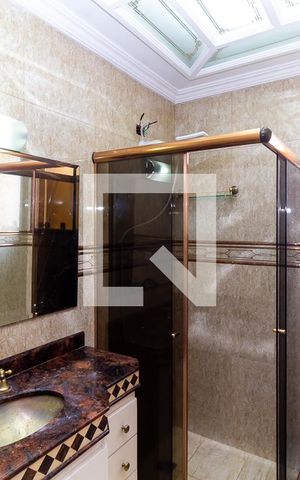 Casa à venda com 400m², 4 quartos e 2 vagas Casa à venda com 400m², 4 quartos e 2 vagasBanheiro da Suíte