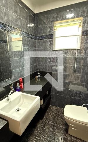 Casa para alugar com 300m², 3 quartos e 3 vagasBanheiro