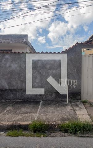 Casa à venda com 140m², 3 quartos e 2 vagas Casa à venda com 140m², 3 quartos e 2 vagasFachada
