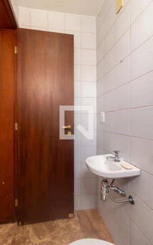 Apartamento à venda com 466m², 5 quartos e 6 vagas Apartamento à venda com 466m², 5 quartos e 6 vagasBanheiro de serviço