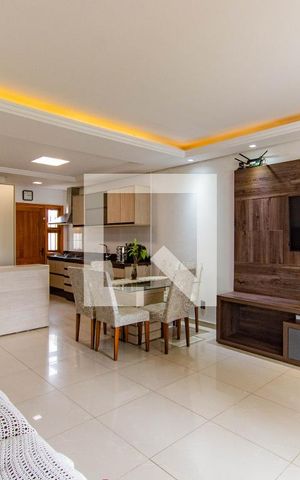 Casa à venda com 113m², 3 quartos e 2 vagas Casa à venda com 113m², 3 quartos e 2 vagasSala