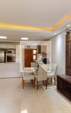 Casa à venda com 113m², 3 quartos e 2 vagas Casa à venda com 113m², 3 quartos e 2 vagasSala