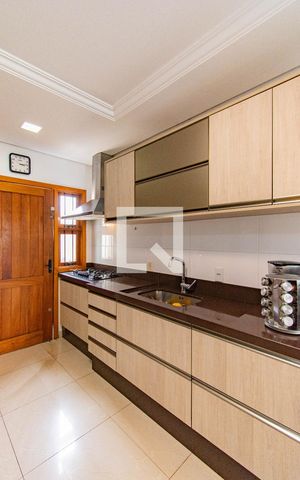 Casa à venda com 113m², 3 quartos e 2 vagas Casa à venda com 113m², 3 quartos e 2 vagascozinha