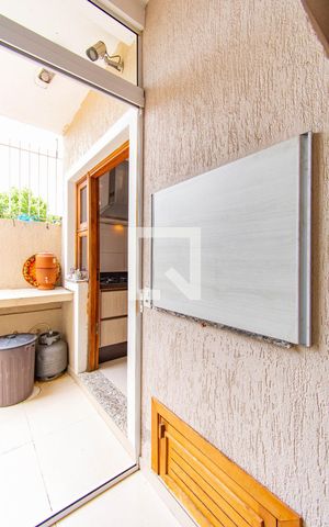 Casa à venda com 113m², 3 quartos e 2 vagas Casa à venda com 113m², 3 quartos e 2 vagascozinha