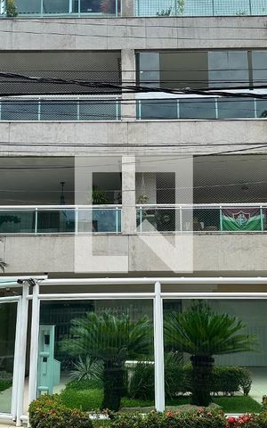 Apartamento à venda com 190m², 3 quartos e 2 vagas Apartamento à venda com 190m², 3 quartos e 2 vagasFachada
