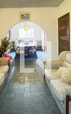 Casa para alugar com 250m², 3 quartos e sem vaga Casa para alugar com 250m², 3 quartos e sem vagaSala
