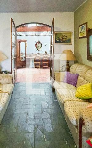 Casa para alugar com 250m², 3 quartos e sem vaga Casa para alugar com 250m², 3 quartos e sem vagaSala