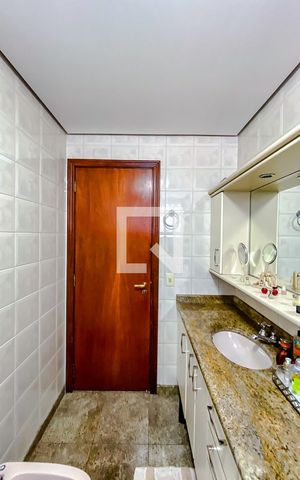 Apartamento à venda com 129m², 4 quartos e 4 vagasBanheiro da Suíte