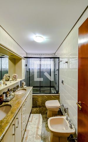 Apartamento à venda com 129m², 4 quartos e 4 vagasBanheiro da Suíte