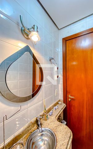 Apartamento à venda com 129m², 4 quartos e 4 vagasLavabo
