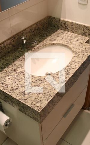 Apartamento para alugar com 79m², 3 quartos e 2 vagasBanheiro