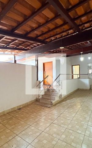 Casa à venda com 358m², 8 quartos e 4 vagas Casa à venda com 358m², 8 quartos e 4 vagasÁrea comum