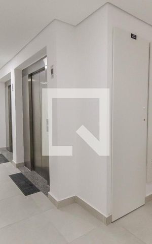 Apartamento à venda com 34m², 2 quartos e sem vaga Apartamento à venda com 34m², 2 quartos e sem vagaHall
