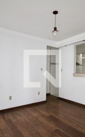 Casa para alugar com 200m², 4 quartos e 2 vagasSala
