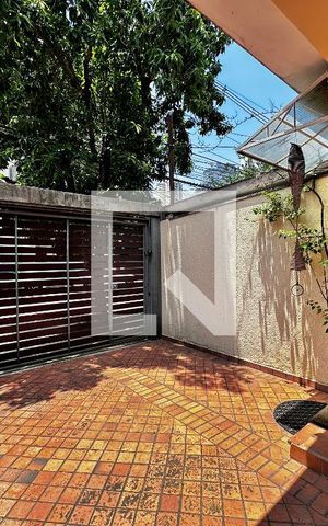 Casa à venda com 114m², 2 quartos e 1 vaga Casa à venda com 114m², 2 quartos e 1 vagaGaragem