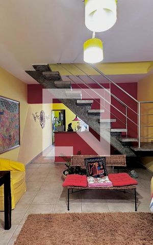 Casa à venda com 114m², 2 quartos e 1 vaga Casa à venda com 114m², 2 quartos e 1 vagaSala