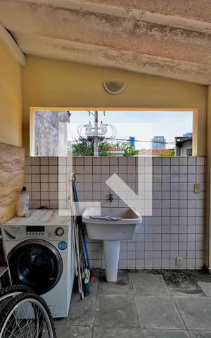Casa à venda com 114m², 2 quartos e 1 vaga Casa à venda com 114m², 2 quartos e 1 vagaÁrea de Serviço