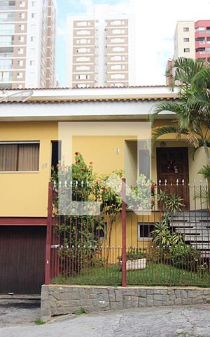 Casa à venda com 260m², 2 quartos e 2 vagasFachada