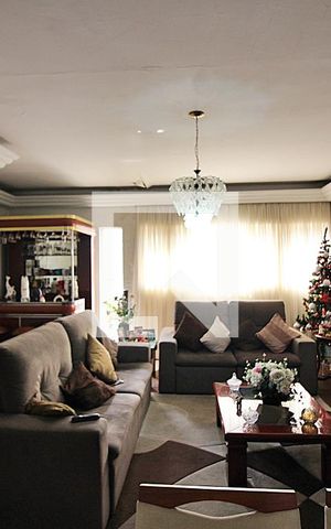 Casa à venda com 260m², 2 quartos e 2 vagasSala