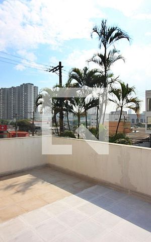 Casa à venda com 260m², 2 quartos e 2 vagasSuíte 2 Varanda