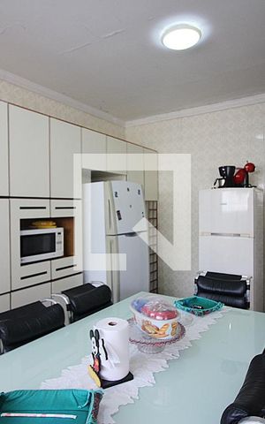 Casa à venda com 260m², 2 quartos e 2 vagasCozinha