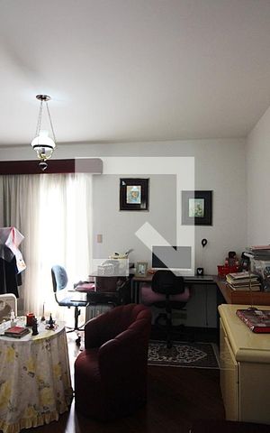 Casa à venda com 260m², 2 quartos e 2 vagasSuíte 2