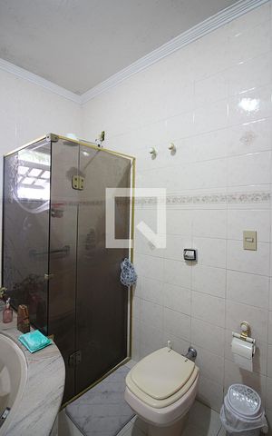 Casa à venda com 260m², 2 quartos e 2 vagasSuíte 1 Banheiro